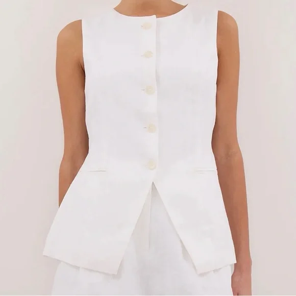 Dissh White Sleeveless Linen Vest - Picture 2 of 6
